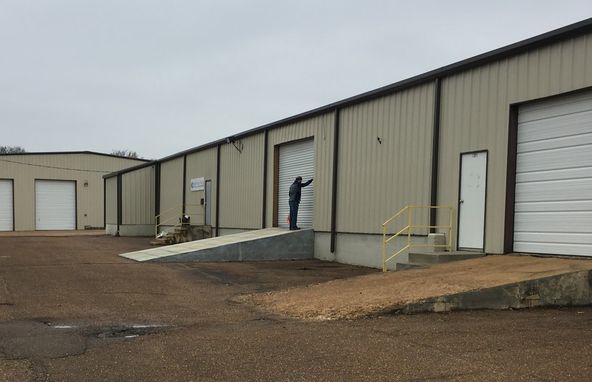 9373 Macon Rd, Cordova, TN 38016